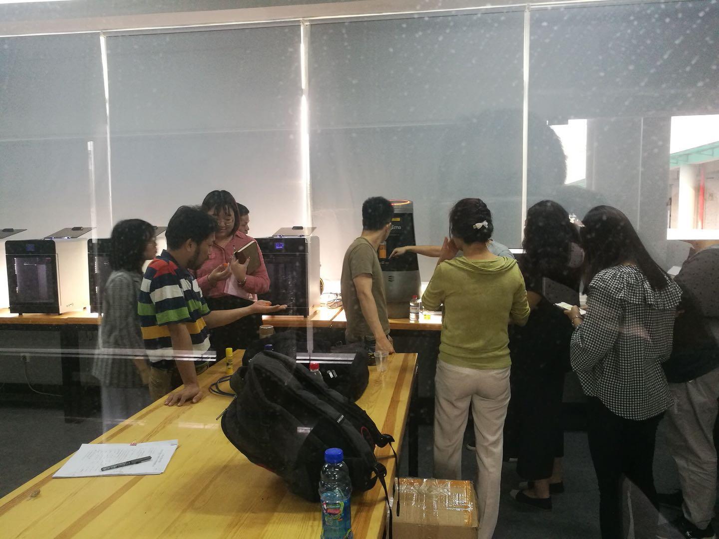 为什么教育3D打印机在学生和教师中如此受欢迎?